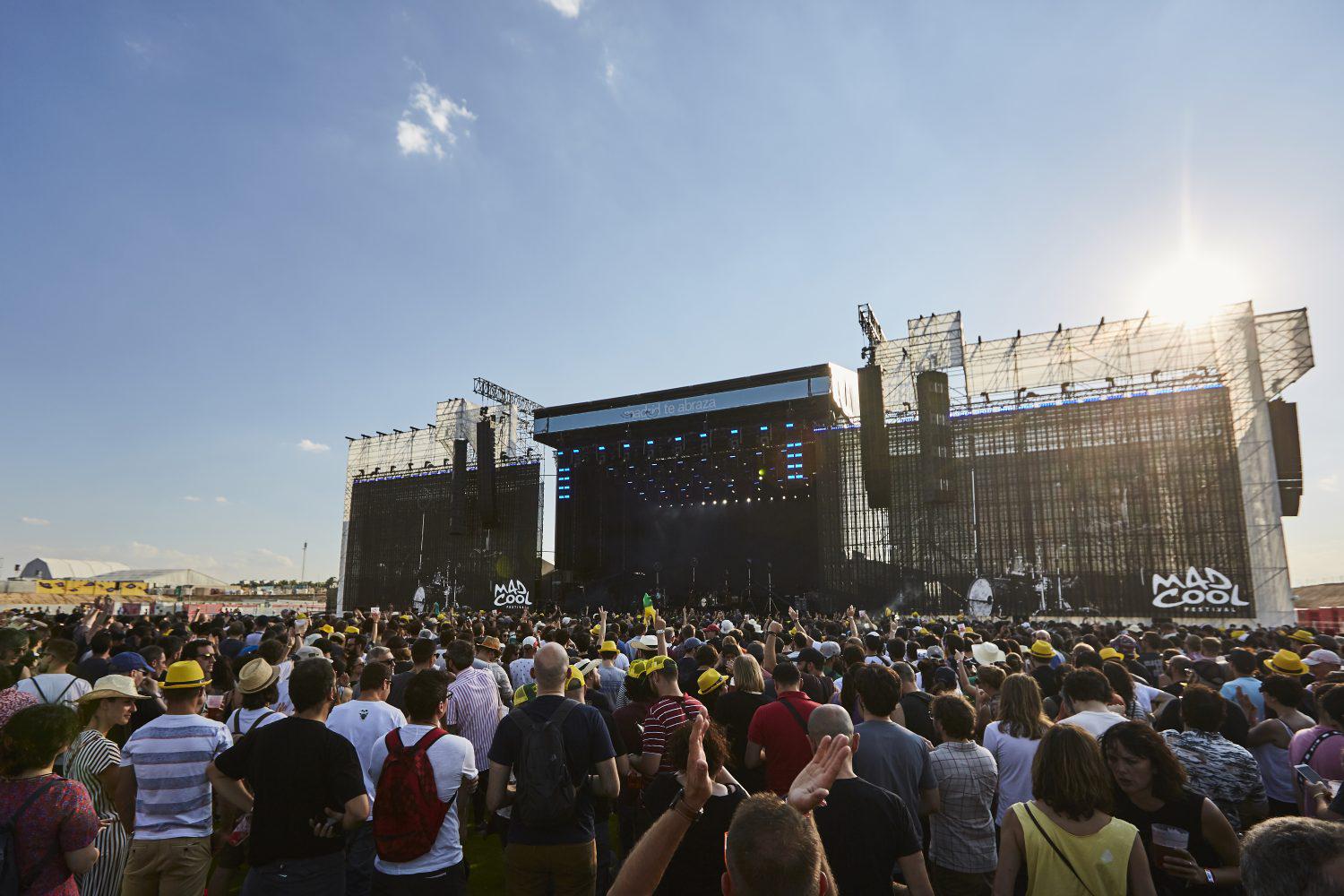 Escenario y público del Mad Cool Festival 2019 en Valdebebas-Ifema, Madrid
